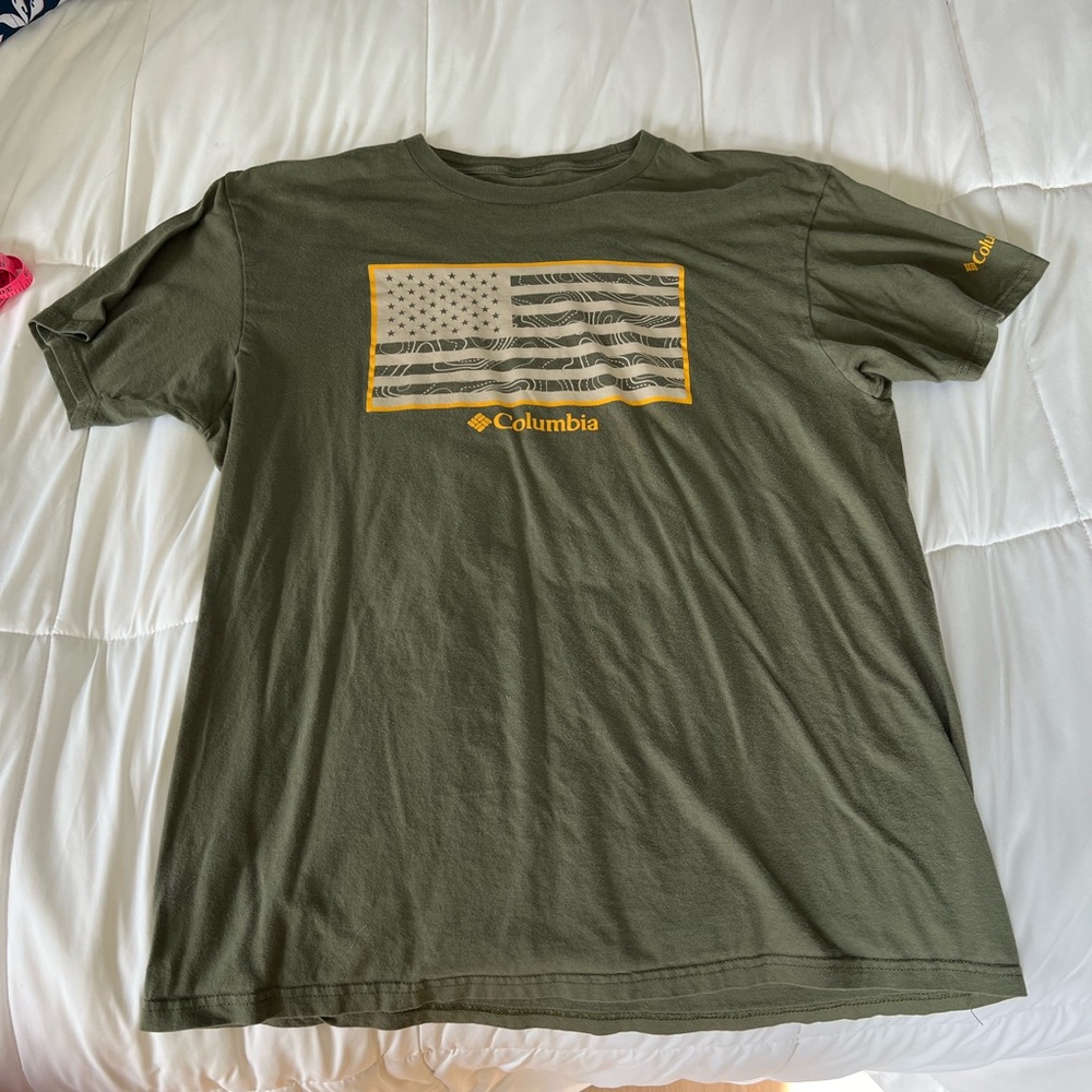 Columbia Men's Green T-Shirt